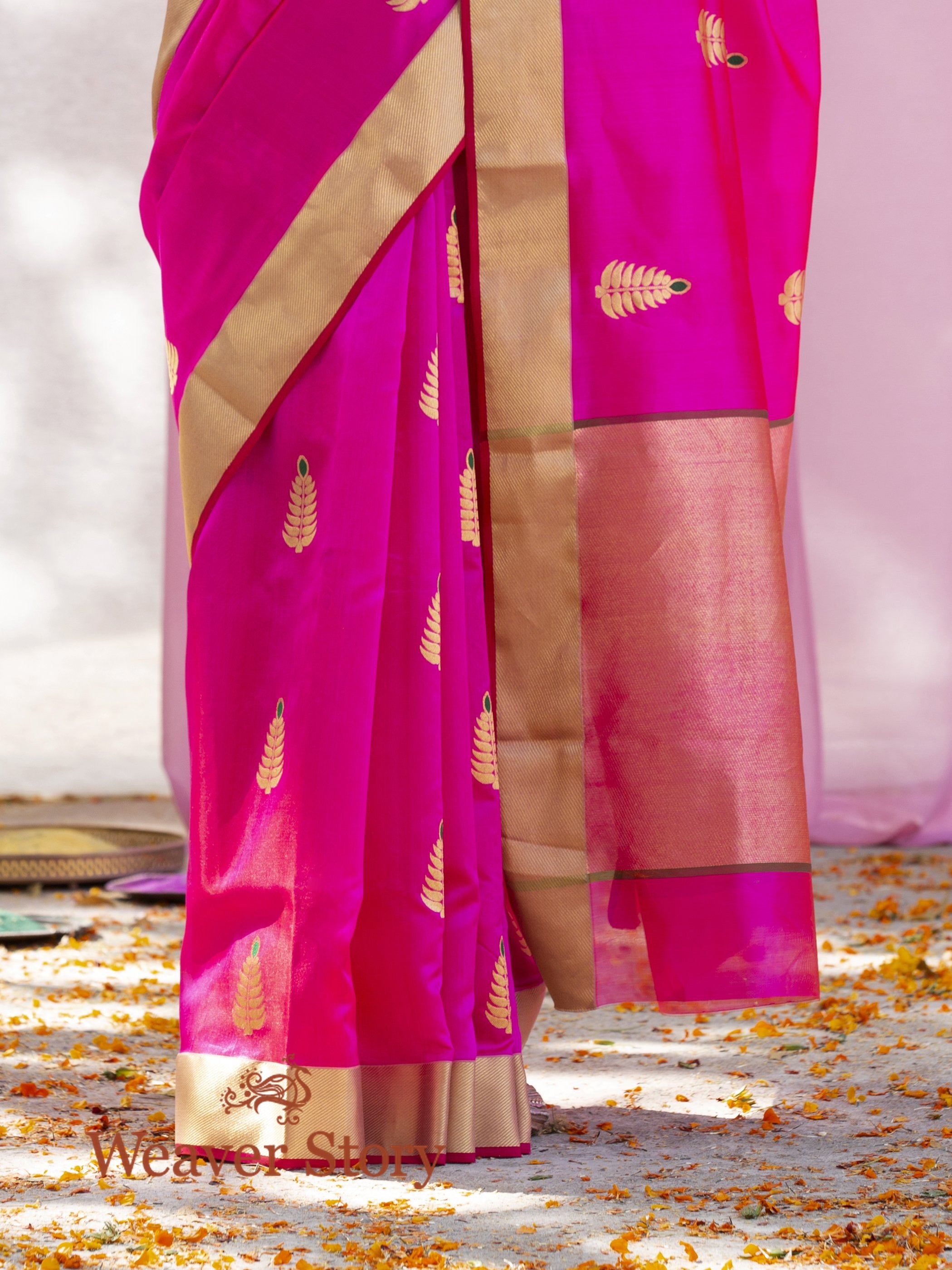 Handwoven_Hot_Pink_Chanderi_Saree_with_Leaf_Motif_WeaverStory_04