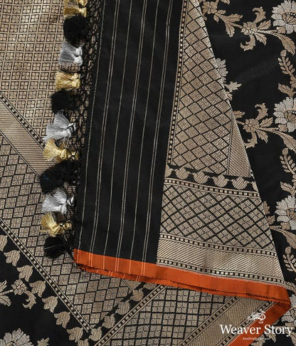 Handwoven_Black_Kadhwa_Jangla_Dupatta_WeaverStory_04