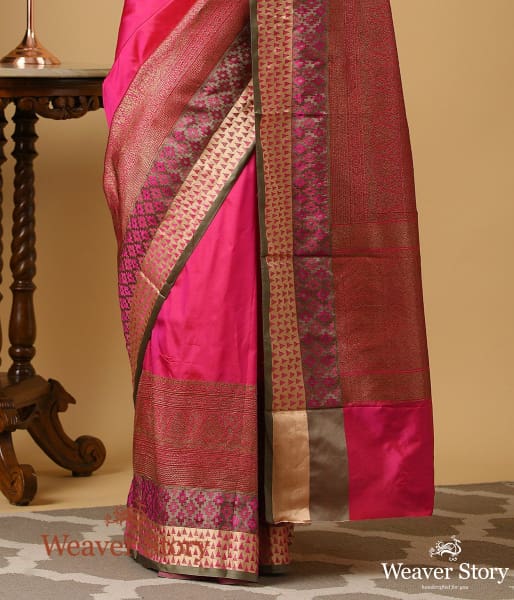 Handwoven_Pink_Katan_Silk_Banarasi_Saree_with_Antique_Zari_Border_WeaverStory_04