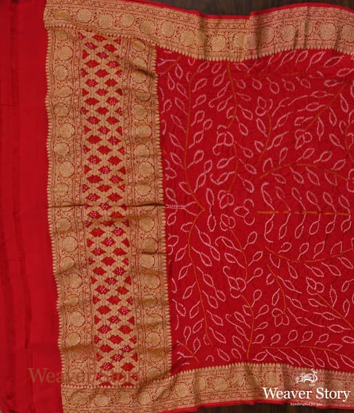 Handwoven_Red_Floral_Bandhej_Kadhwa_Banarasi_Dupatta_WeaverStory_04