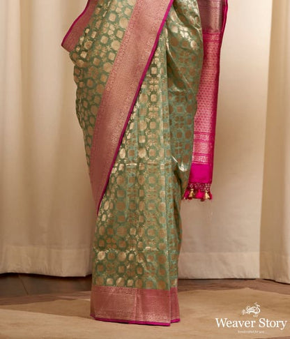 Handwoven_Light_Green_Phulkari_Pattern_Saree_with_Pink_Border_WeaverStory_04