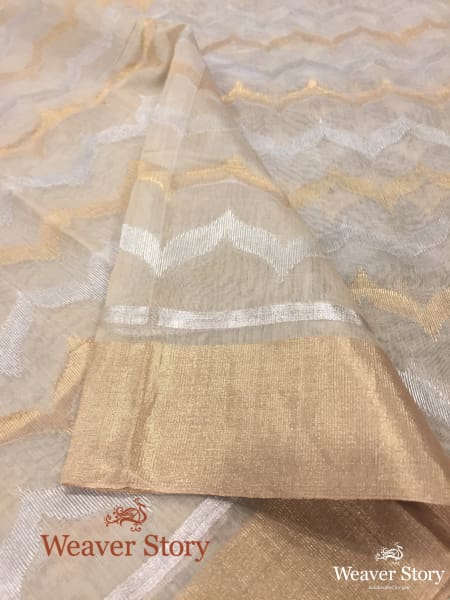 Handwoven_Cotton_Silk_Geometric_Pattern_Dupatta_in_Gold_WeaverStory_02