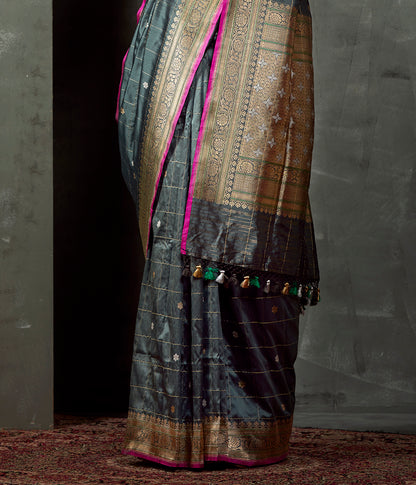 Handwoven_Grey_Checks_Saree_with_Small_Floral_Booti_WeaverStory_04