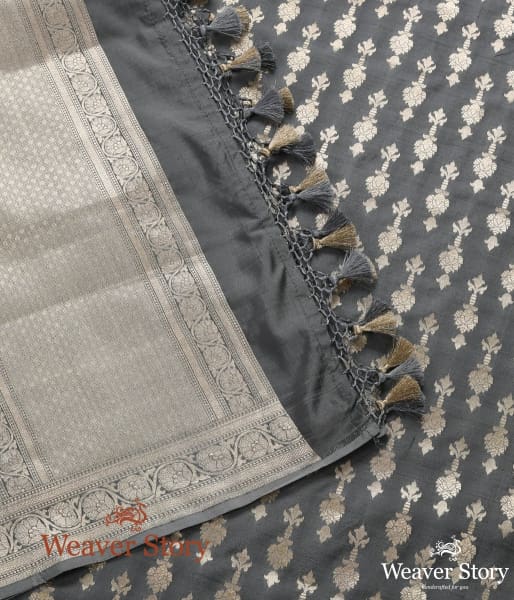 Handwoven_Grey_Mughal_Booti_Dupatta_WeaverStory_04