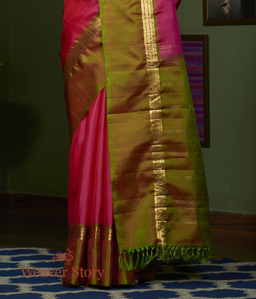 Handwoven_Pink_Kanjivaram_Silk_Saree_with_Green_and_Orange_Broad_Borders_WeaverStory_04