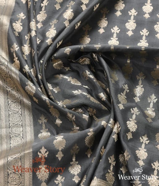 Handwoven_Grey_Mughal_Booti_Dupatta_WeaverStory_05