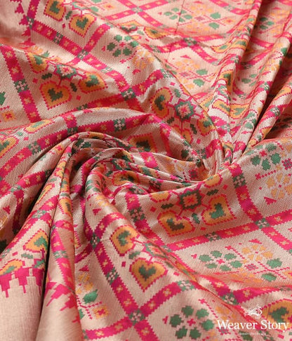 Handwoven_Pink_Gharchola_Patola_Dupatta_WeaverStory_05