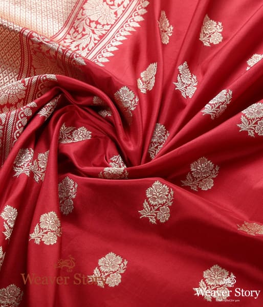 Handwoven_Red_Banarasi_Dupatta_with_Kadhwa_Gulaab_Boota_WeaverStory_05