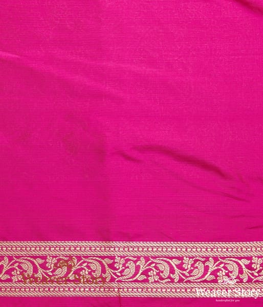 Handwoven_Pink_Banarasi_Shikargah_woven_in_Kimkhab_Weave_WeaverStory_05