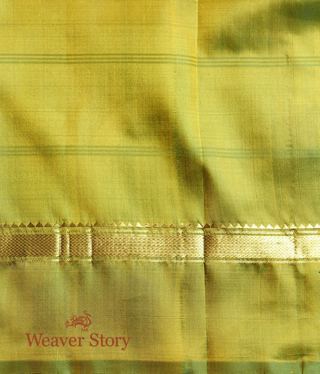 Handwoven_Yellow_Kanjivaram_Silk_Saree_with_Green_Border_WeaverStory_05