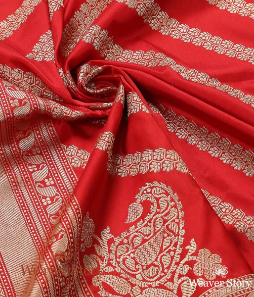 Handwoven_Red_Aada_Jangla_Dupatta_WeaverStory_05