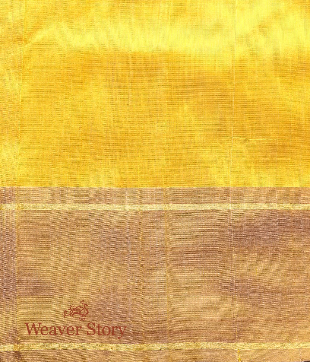 Handwoven_Yellow_Gold_Saree_with_Small_Floral_Booti_WeaverStory_05