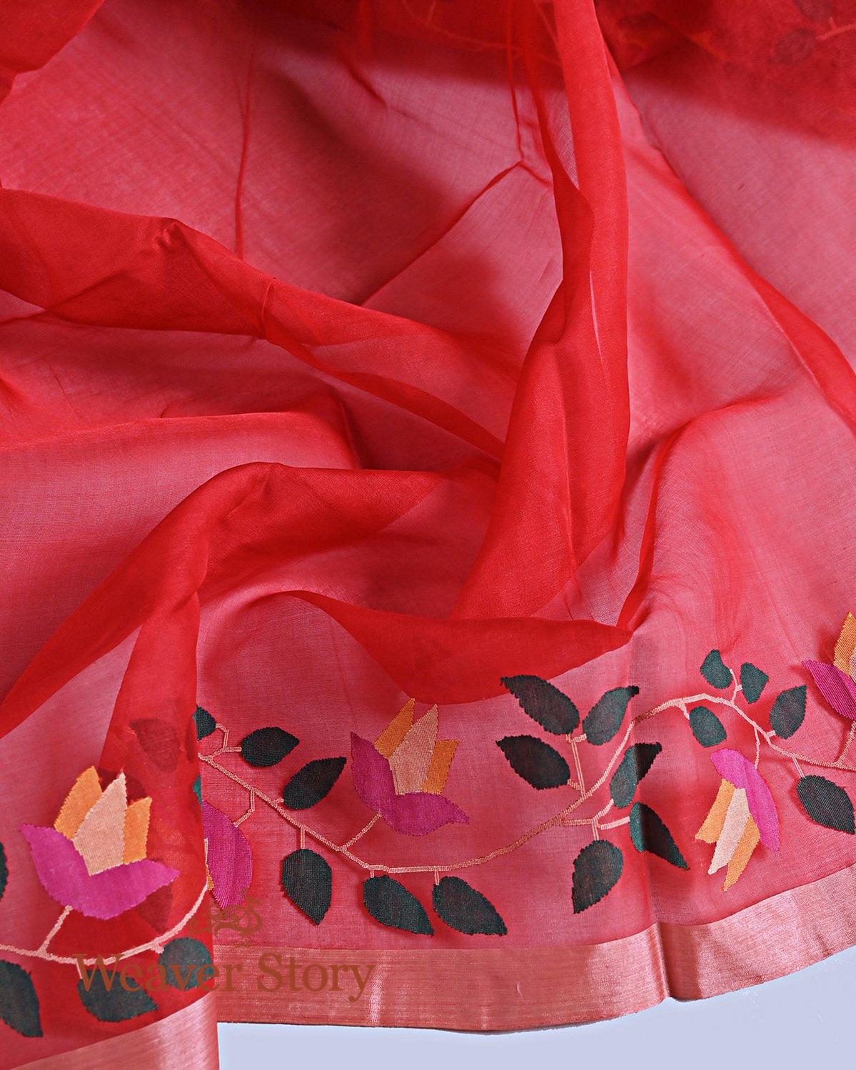 Handwoven_Red_All_Over_Floral_Weave_Silk_Muslin_Jamdani_Saree_WeaverStory_05