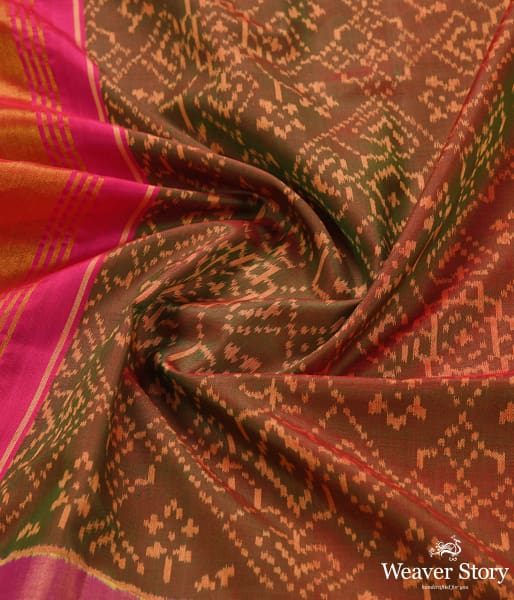 Handwoven_Pink_and_Green_dual_tone_single_Ikat_Patola_Duatta_WeaverStory_05