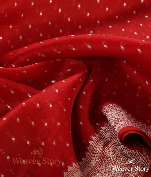 Handwoven_Red_Organza_Silver_Booti_Dupatta_WeaverStory_05