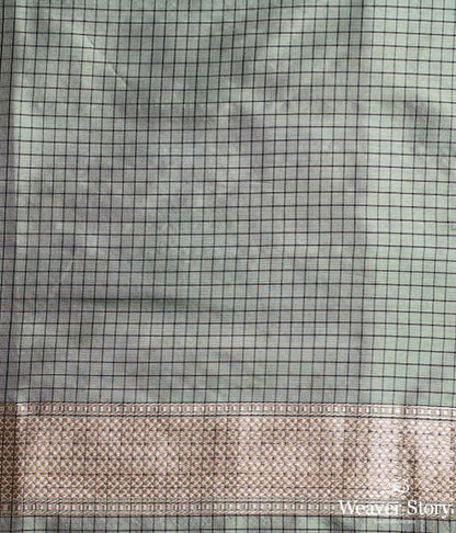 Handwoven_Emerald_Green_Oval_Dots_Saree_with_Check_Border_WeaverStory_05