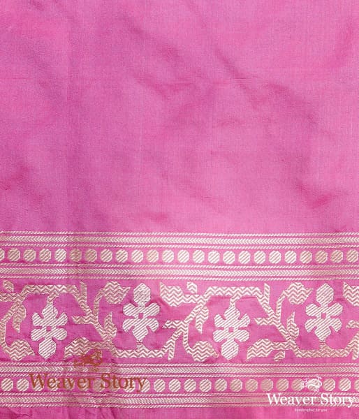 Handloom_Onion_Pink_Kadhwa_Booti_Saree_with_Gold_and_Silver_Zari_Booti_WeaverStory_05