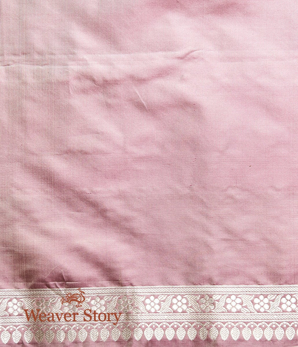 Handwoven_Rose_Pink_Twin_Motif_Saree_with_Silver_Border_WeaverStory_05