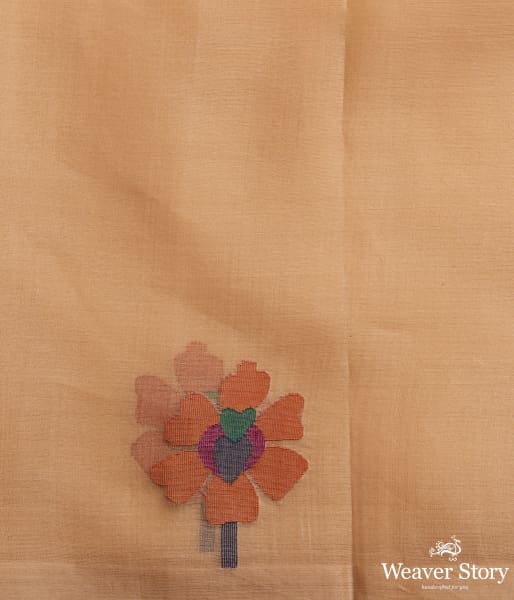 Handwoven_Khaki_Muslin_Dhakai_Jamdani_Saree_with_Floral_Motif_and_Heavy_Pallu_WeaverStory_05