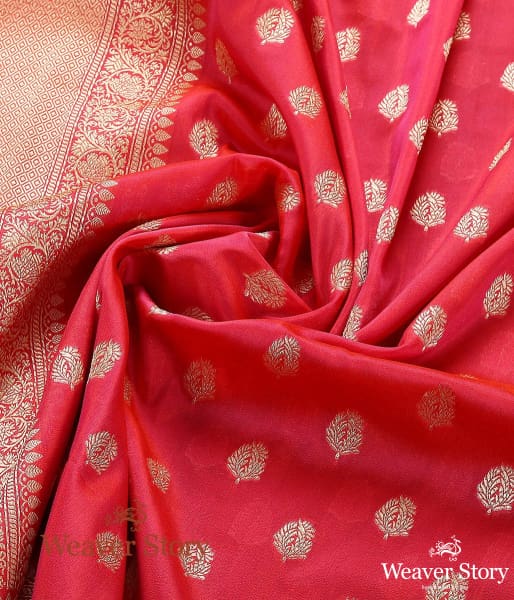 Handwoven_Pink_and_Peacg_Dual_Tone_Banarasi_Dupatta_with_Traditional_Motifs_WeaverStory_05