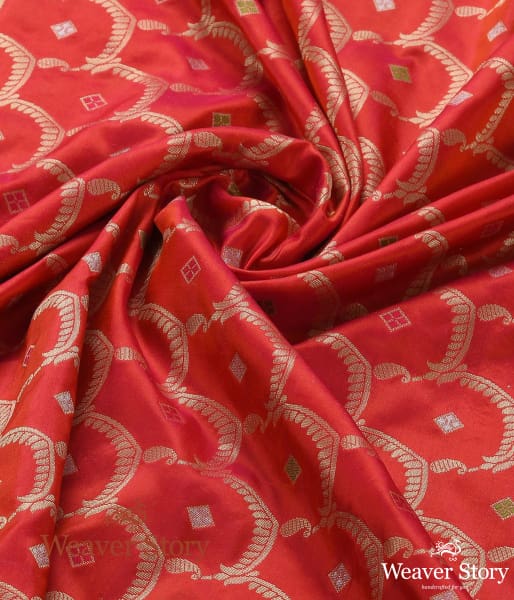 Handwoven_Red_Cutwork_Jangla_Dupatta_WeaverStory_05