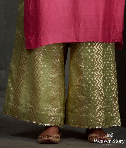 Hand_embroidered_munga_silk_kurta_with_zardozi_detailing_on_the_front_and_neck_and_sleeves_WeaverStory_05