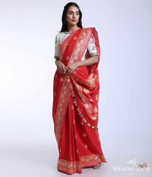 Handwoven_Banarasi_cotton_saree_with_sona_rupa_zari_WeaverStory_02