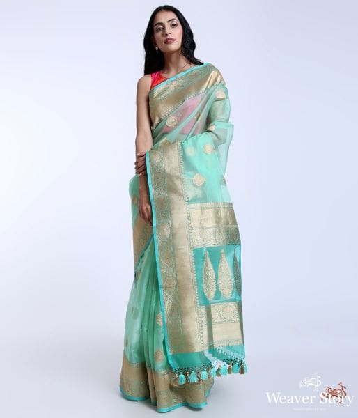 Handwoven_pure_Kora_silk_saree_in_Green_with_kadhwa_booti_WeaverStory_02