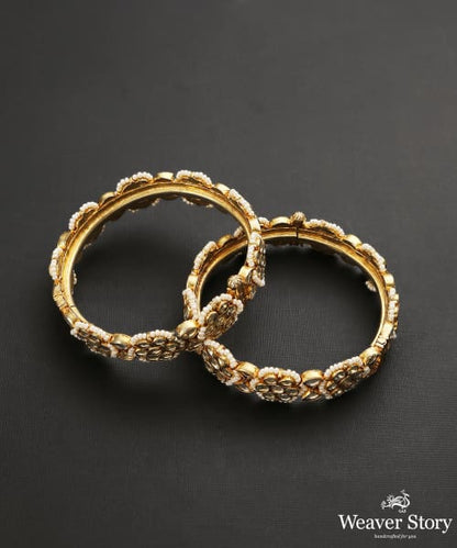 Ailee_Handcrafted_Bangle_With_Kundan_And_Pearls_in_Pure_Silver
_WeaverStory_02