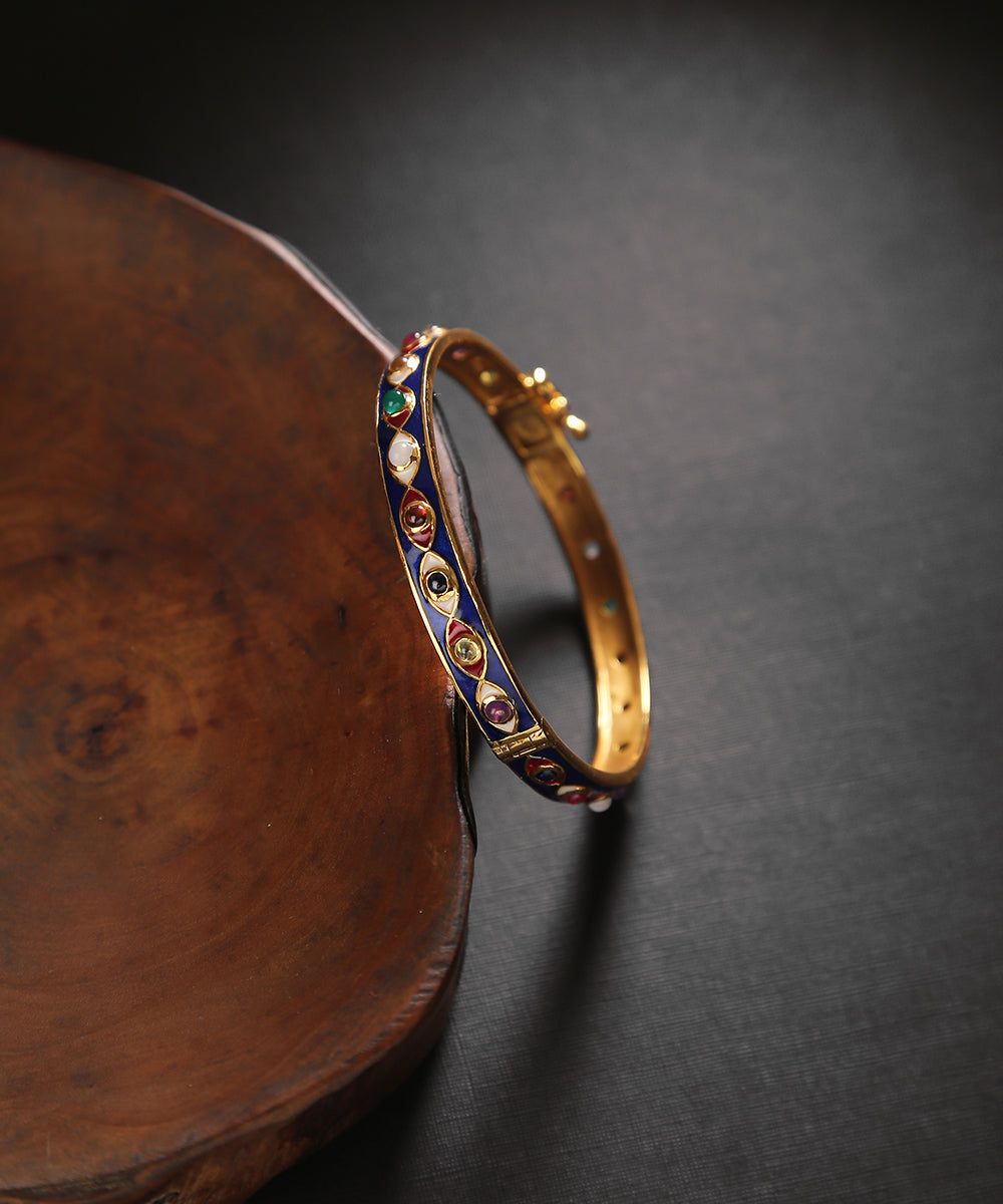 Safiyah_Bangle_With_Enamel_Handcrafted_in_Pure_Silver
_WeaverStory_01