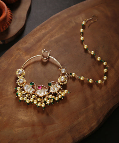 Amara_Handcrafted_Maang_Tika_With_Kundan_And_Pearls_in_Pure_Silver
_WeaverStory_01
