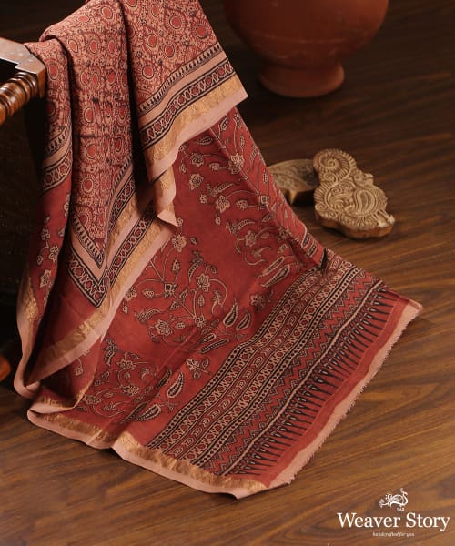 Handloom_Peach_And_Red_Pure_Silk_Cotton_Dupatta_With_Hand_Block_Printing_WeaverStory_01