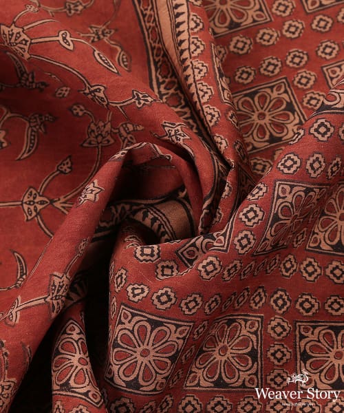 Peach_And_Red_Handloom_Hand_Block_Printed_Pure_Silk_Cotton_Dupatta_WeaverStory_05