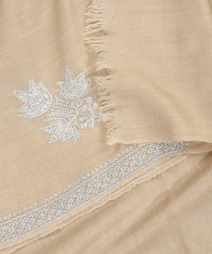 Beige_Handwoven_Pure_Pashmina_Cashmere_Bulbul_Shawl_With_Pure_Silver_Tilla_WeaverStory_05