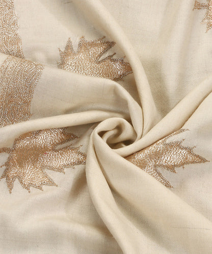 Offwhite_Handwoven_Pure_Pashima_Shawl_With_Tilla_Border_And_Chinaar_Leaf_WeaverStory_06