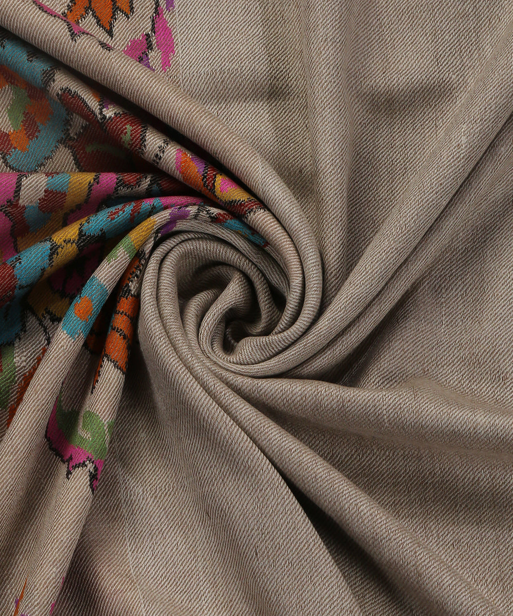 Handwoven_Beige_Pure_Pashmina_Shawl_With_Kani_Weave_And_Striped_Palla_WeaverStory_05
