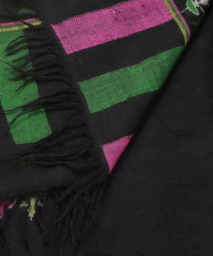 Handwoven_Black_Pure_Pashmina_Shwal_With_Floral_Motif_And_And_Kani_Weave_WeaverStory_04