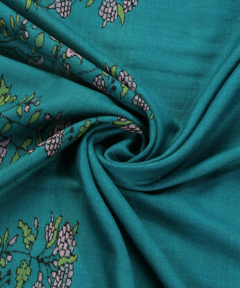 Turquoise_Handwoven_Pure_Pashmina_Shawl_With_Kani_Weave_And_Mughal_Motifs_On_Palla_WeaverStory_05