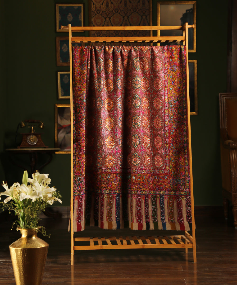 Brown_Handwoven_Pure_Pashmina_Shawl_With_Pink_Palla_And_Mughal_Motifs_WeaverStory_02
