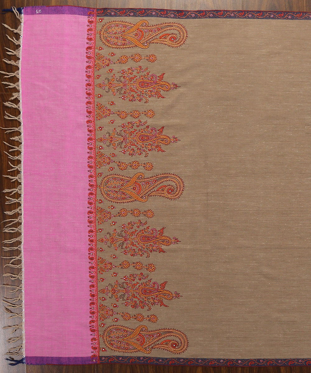 Handwoven_Brown_Pure_Pashmina_Shawl_With_Pink_Palla_And_Mughal_Motifs_WeaverStory_02