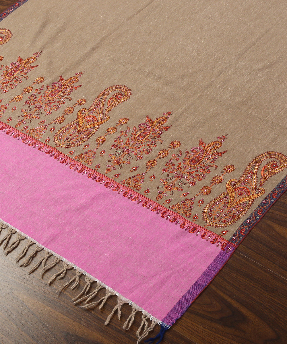Handwoven_Brown_Pure_Pashmina_Shawl_With_Pink_Palla_And_Mughal_Motifs_WeaverStory_03