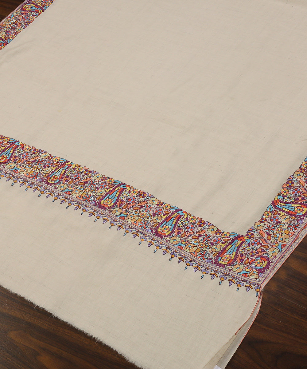 Handwoven_Offwhite_Pure_Pashmina_Shawl_With_Paper_Mache_Embroidery_Paisley_Border_WeaverStory_04
