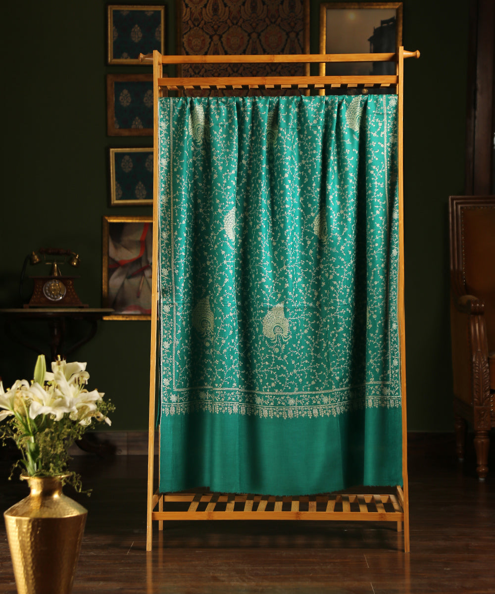 Teal_Green_Handwoven_Pure_Pashmina_Shawl_With_All_Over_Sozni_Kari_Jaal_WeaverStory_02