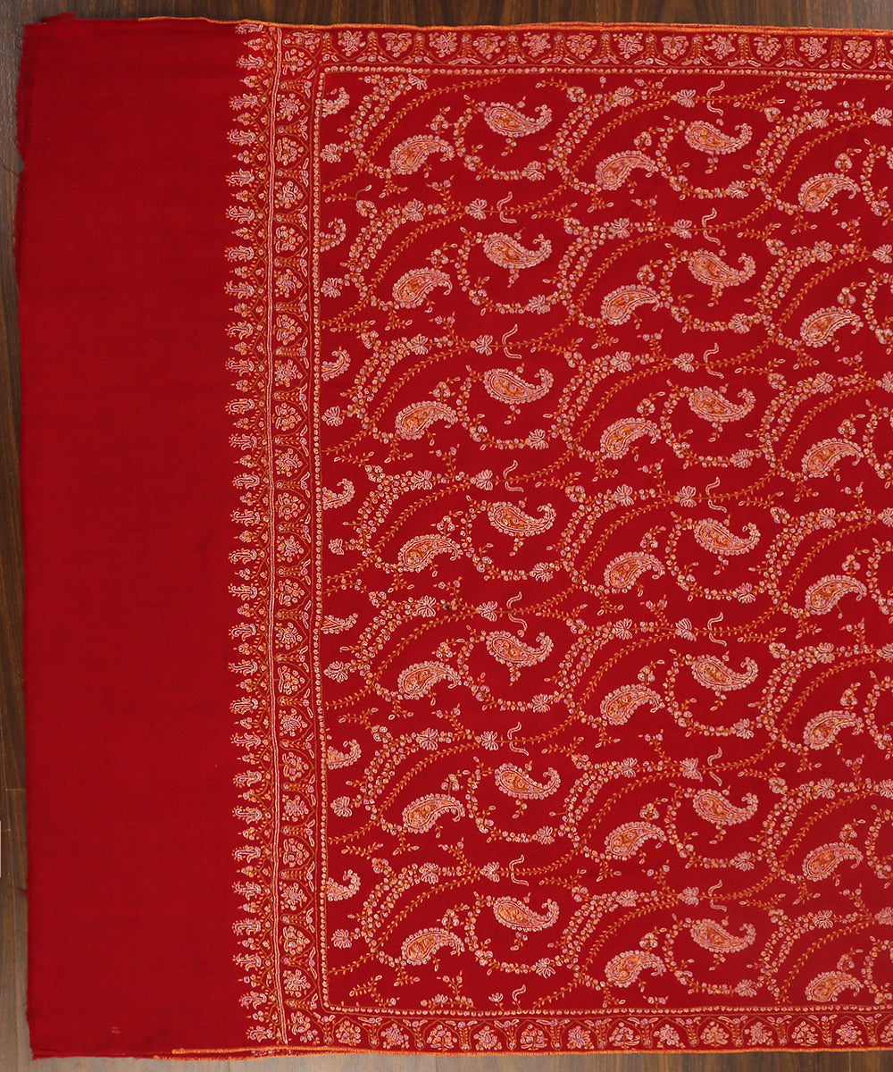 Handwoven_Red_Pure_Pashmina_Shawl_With_All_Over_Sozni_Kari_Jaal_WeaverStory_03