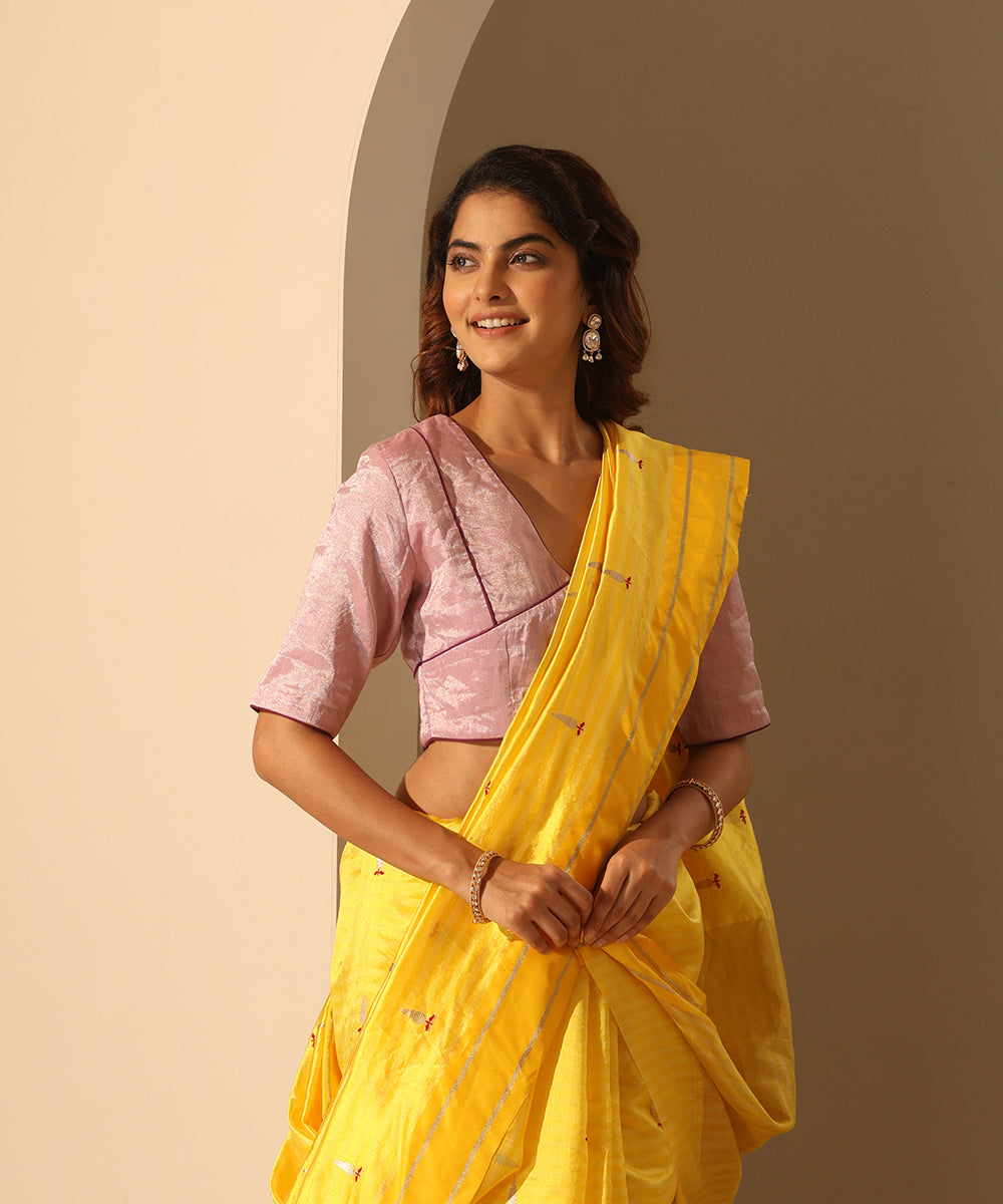 Pink_Tissue_Blouse_With_Choli_Pattern_WeaverStory_01