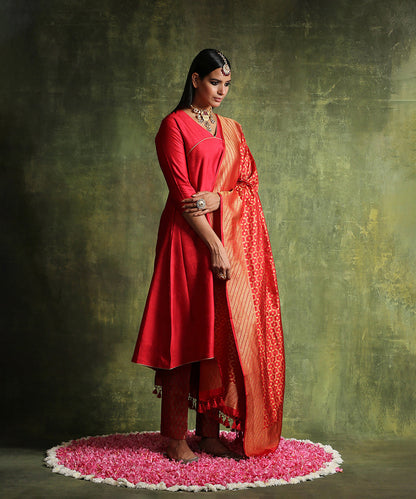 Sindoori_Red_Handloom_Moonga_Silk_Kurta_With_Bootidar_Pants_And_Katan_Silk_Dupatta_WeaverStory_03