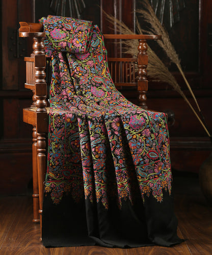 Black_Pure_Pashmina_Shawl_with_Multicolor_Floral_Pattern_WeaverStory_01