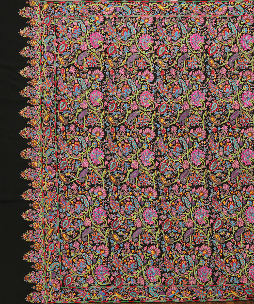 Black_Pure_Pashmina_Shawl_with_Multicolor_Floral_Pattern_WeaverStory_03