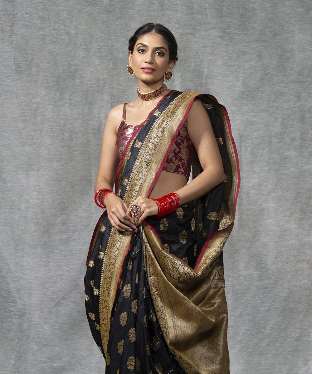 Black_Handloom_Pure_Katan_Silk_Cutwork_Banarsi_Saree_with_Small_Booti_WeaverStory_01