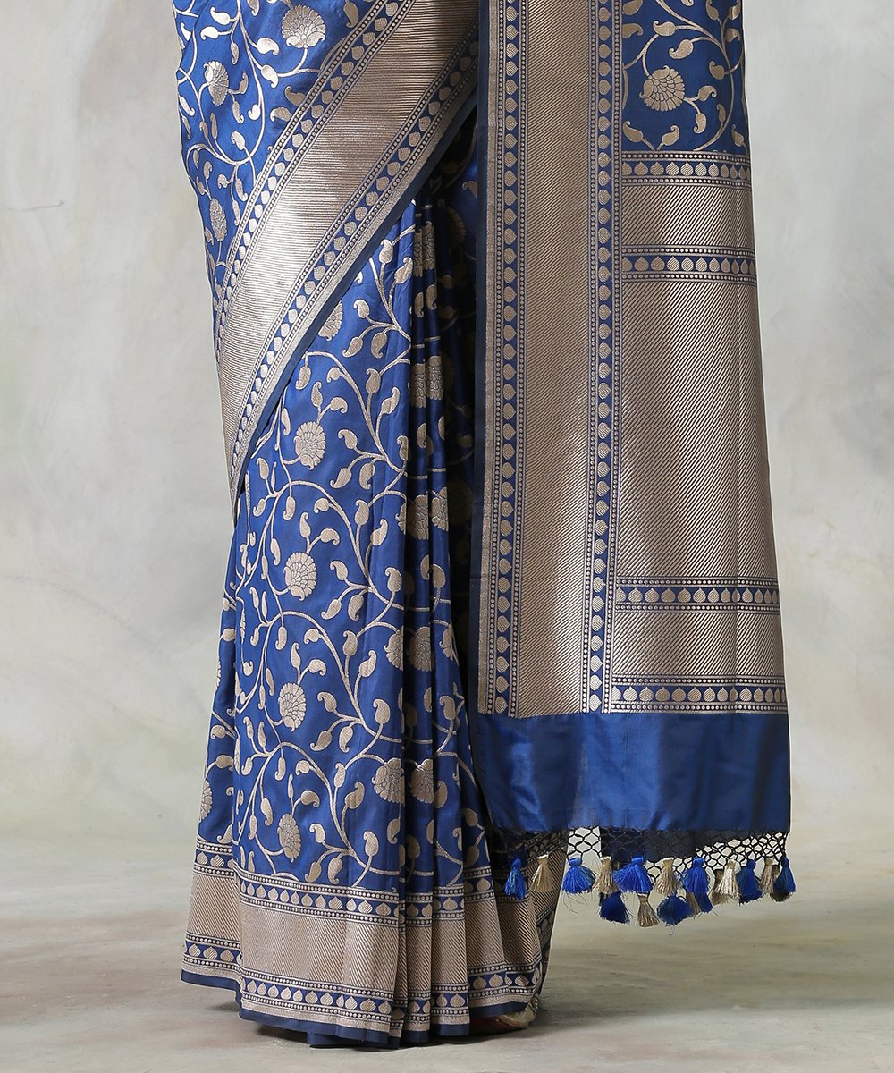 Blue_Handloom_Pure_Katan_Silk_Banarasi_Saree_with_Floral_Jaal_WeaverStory_04